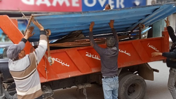 استمرار حملة «شارع منظم – رصيف آمن»  للقضاء على العشوائيات وإشغالات الطرق بالإسماعيلية