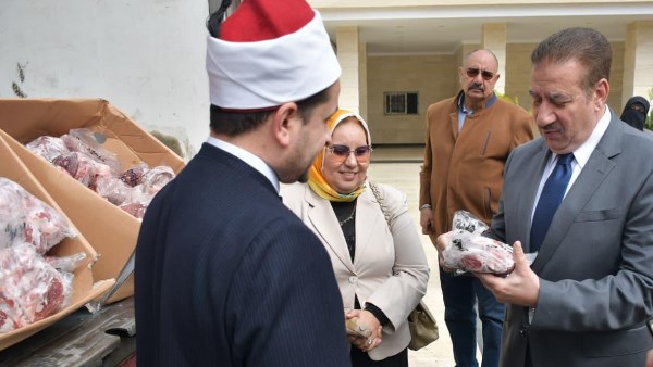 محافظ بورسعيد يشدد على ضمان وصول المساعدات الغذائية لمستحقيها 