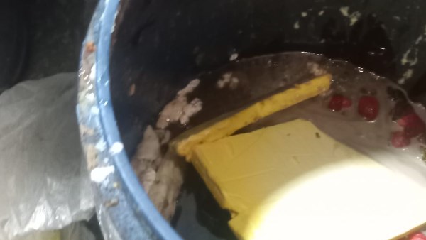 إعدام 30 كجم أغذية غير مطابقة للاشتراطات