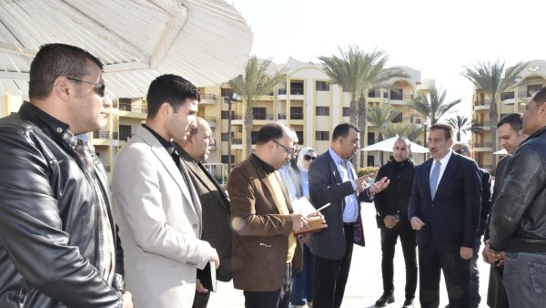 محافظ بورسعيد يتفقد قرية "جنة النورس" بحي الشرق ويوجه بدراسة أنسب الحلول لتطوير مستوى الخدمات