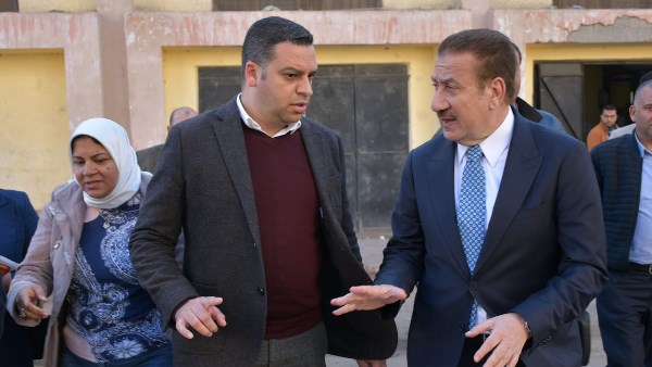 محافظ بورسعيد يوجه بالبدء في خطة التطوير الشاملة لمساكن "المنطقة الثالثة" بحي المناخ