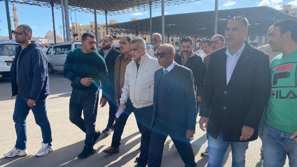 سكرتير عام بورسعيد يتابع انتظام العمل بالميناء البري الجديد بعد تحريك أسعار المحروقات 