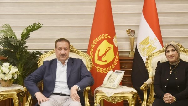 محافظ بورسعيد يستقبل مبادرة «بالشباب نقدر» لبحث سبل دعم الأنشطة المجتمعية