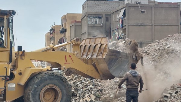 استمرار أعمال إزالة الرتش بمنطقة السيد متولي أمام مركز شباب القابوطي