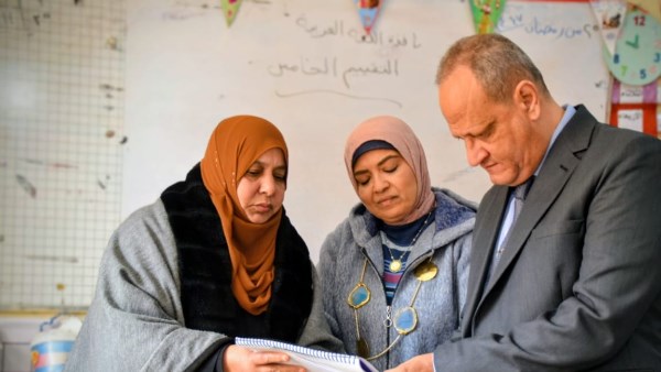 وكيل تعليم بورسعيد يتابع تنمية مهارات القراءة والكتابة بمدرسة اللواء سماح قنديل