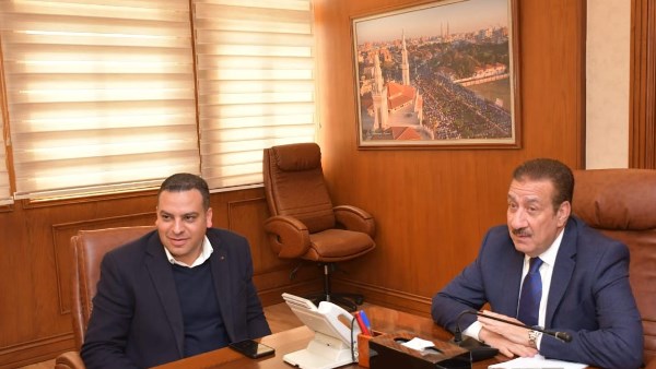 محافظ بورسعيد بوجه بسرعة الانتهاء من المشروعات السكنية الجارية ودراسة إمكانية بناء مساكن جديدة 