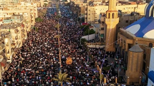 ساحات بورسعيد وبورفؤاد تمتلئ بالمصلين في مشهد إيماني مهيب