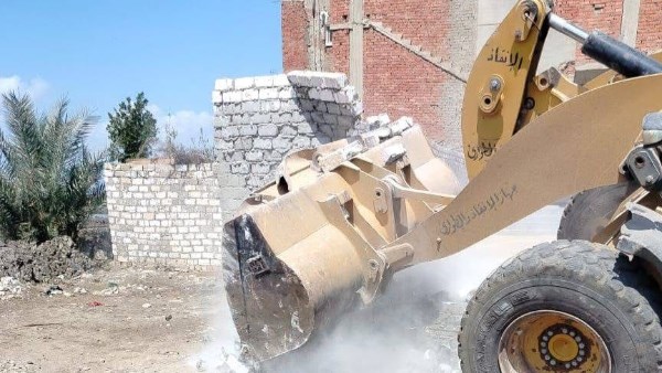 محافظ بورسعيد يشدد على عدم التهاون مع المخالفات