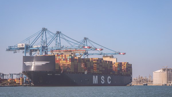 ميناء دمياط 