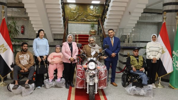 تسليم كراسي 