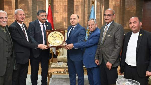 محافظ الغربية 