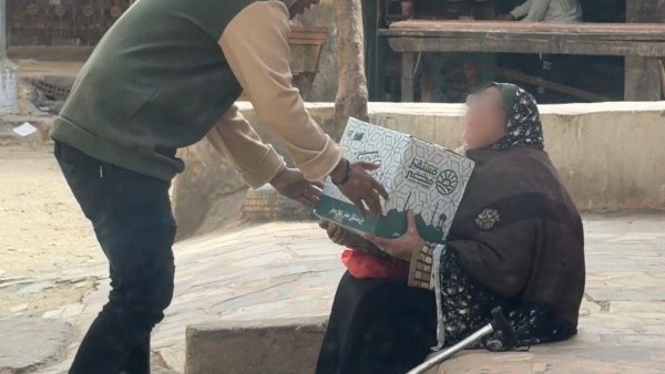 توزيع الأسر والعائلات الاكثر احتياجا 