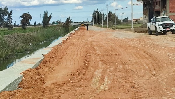 محافظ كفر الشيخ يتابع أعمال الرصف بطريق الحصفة البحري بالرياض| صور