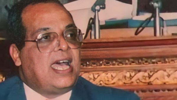 النائب السابق محمد السنديوني 