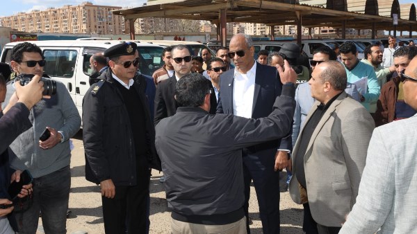 محافظ كفر الشيخ يتفقد مجمع المواقف لمتابعة تطبيق التعريفة الجديدة| صور