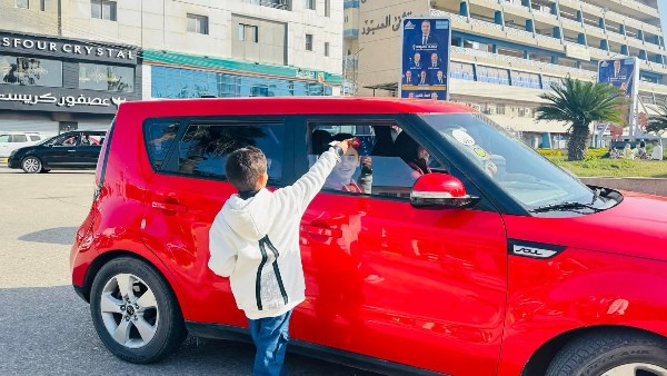 توزيع الهدايا 