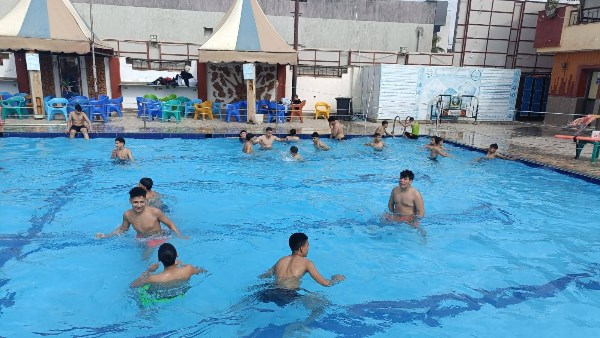 حمامات سباحة