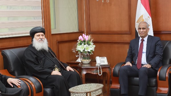 محافظ كفر الشيخ مع الأنبا ماركوس