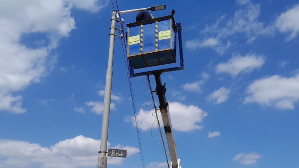 صيانة أعمدة الكهرباء 