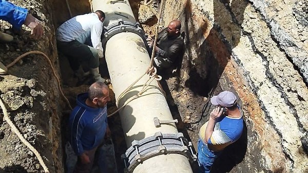 إصلاح خط طرد بكفر الشيخ...