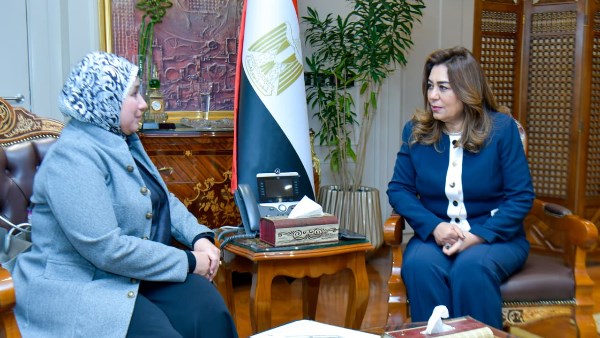 اجتماع وزيرة التنمية المحلية والبيئة 