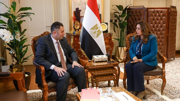 وزيرة التنمية المحلية والبيئة 