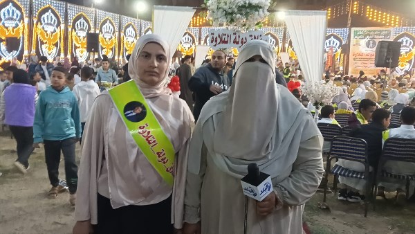 إسراء  ووالدتها