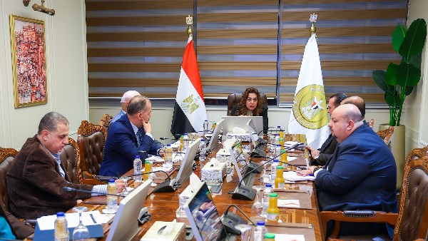 وزيرة التنمية المحلية والبيئة 