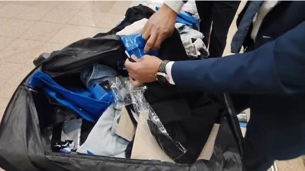 محاولة تهريب في مطار القاهرة