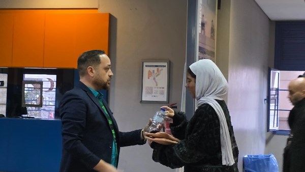 توزيع التمر 