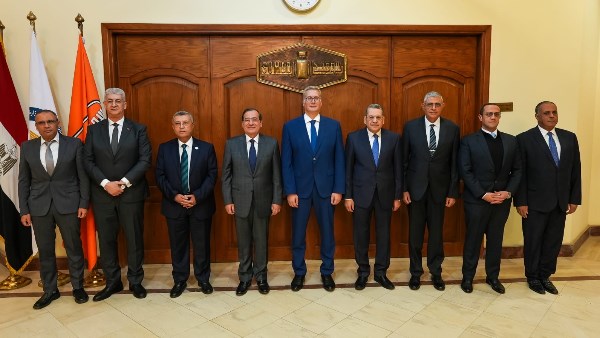 البترول: سوميد تنقل 50 مليون طن بترول خلال 2025 وتحقق 5 ملايين ساعة عمل آمنة البترول: سوميد تنقل 50 مليون طن بترول خلال 2025 وتحقق 5 ملايين ساعة عمل آمنة