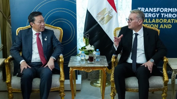 وزير البترول والثروة المعدنية يبحث مع بي بي الانجليزية تعزيز أعمالها  في مصر