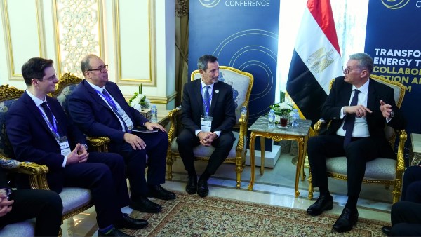 وزير البترول يبحث تعزيز التعاون مع شلمبرجير العالمية في تطبيق الحفر الأفقي لزيادة الإنتاج البترولي