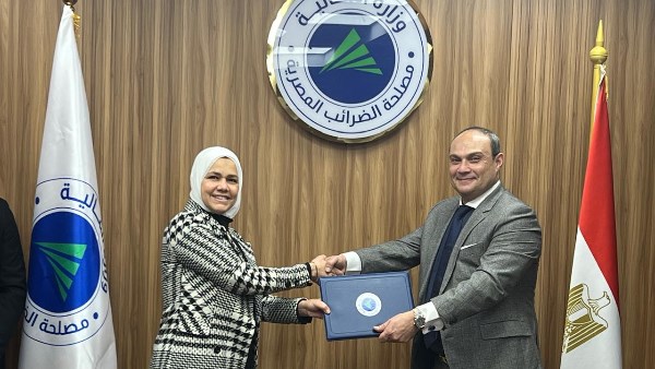 خلال التوقيع