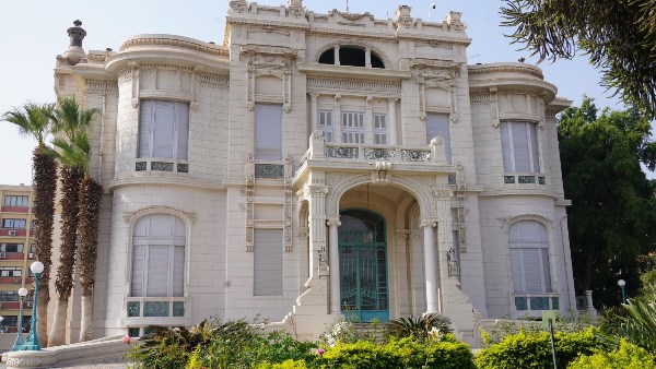 جامعة عين شمس 