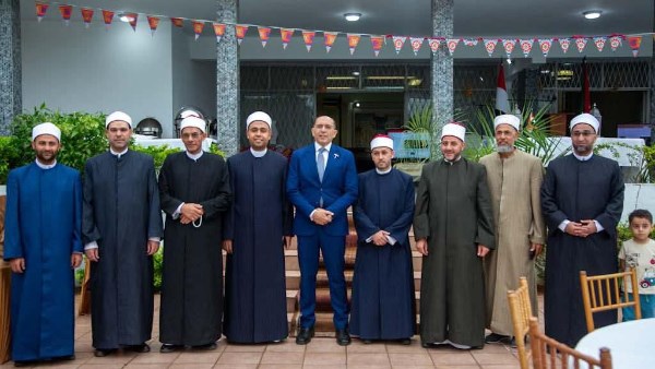 موفدو الأوقاف في موزمبيق يشاركون في أكبر إفطار رمضاني