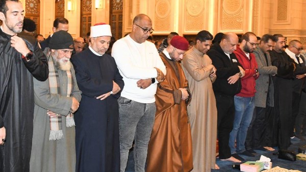 وزير الأوقاف يشهد صلاة التهجد بمسجد العلي العظيم بألماظة