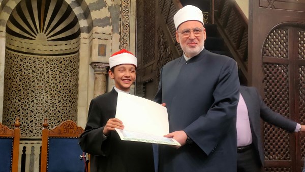وكيل الأزهر خلال تكريم القارئ عمر علي