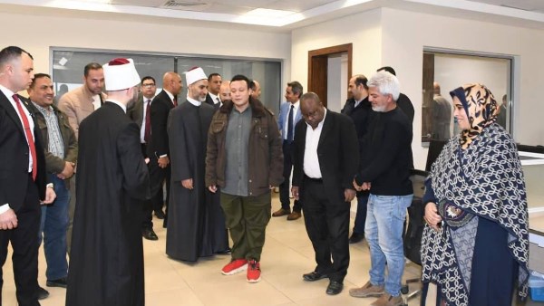 وزير الأوقاف يتفقد انتظام العمل بالديوان العام 