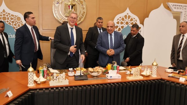 خلال حفل إفطار.. وزيرا الكهرباء والبترول يتابعان توفير الوقود المكافئ لتأمين تغذية المحطات