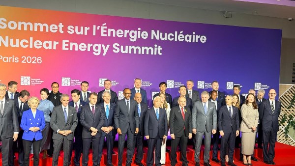 وزير الكهرباء خلال مشاركته بالقمة