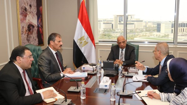 اجتماع وزير الكهرباء 