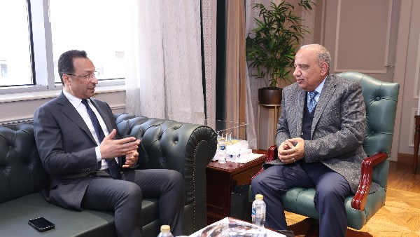 وزيرا الكهرباء والاتصالات