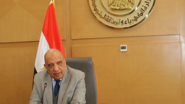 وزير الكهرباء