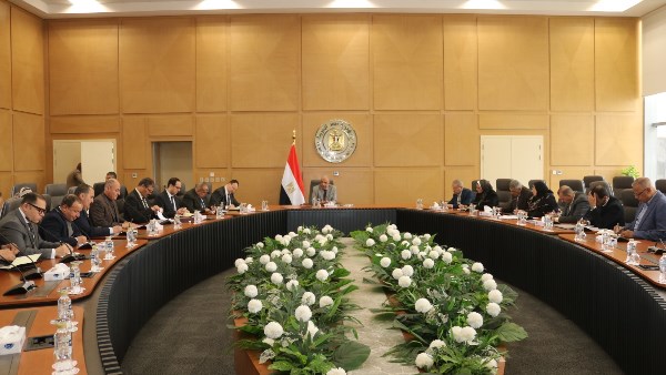 اجتماع وزير الكهرباء