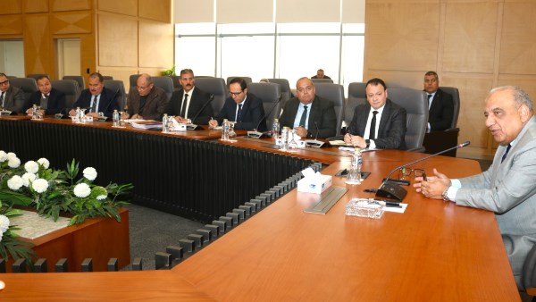 اجتماع وزير الكهرباء 