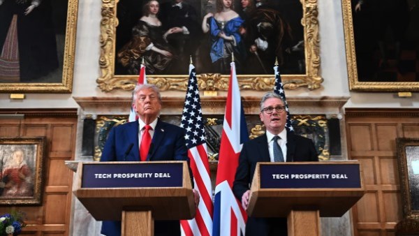 ترامب وستارمر