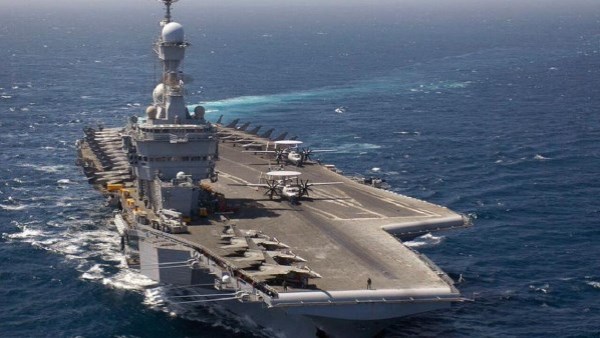 حاملة طائرات أمريكية 