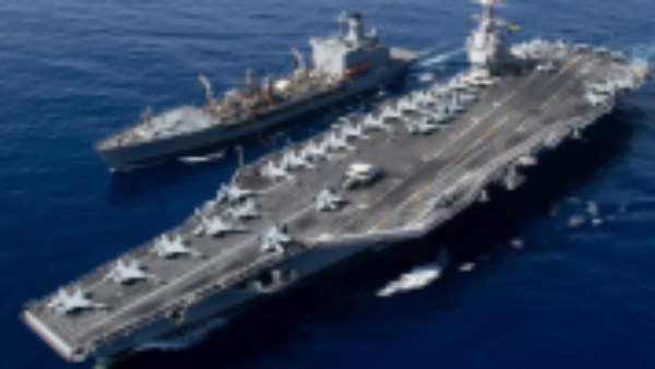 حاملة طائرات 