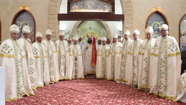 رسامة كهنة جدد 